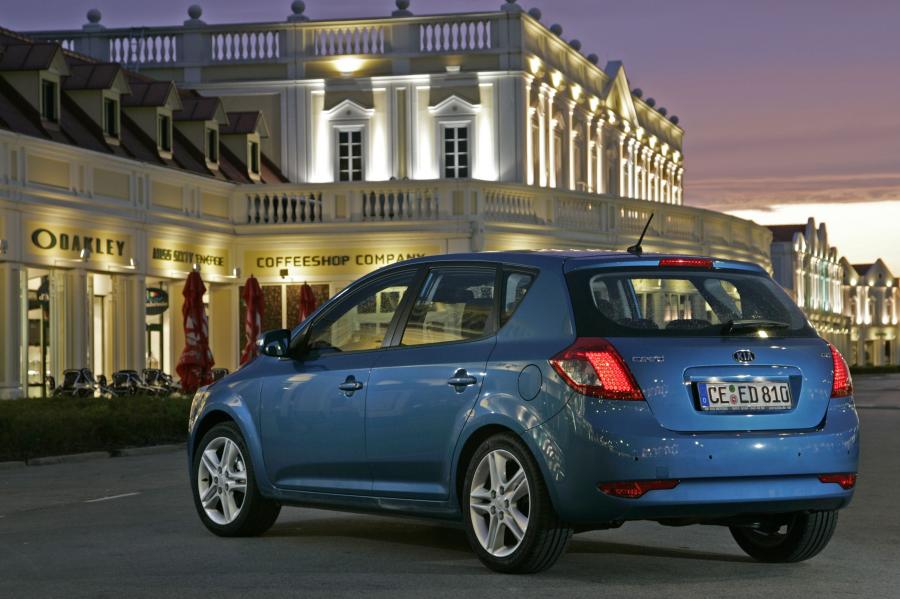  Kia cee&rsquo;d 2009 года  (фото 22 из 98)